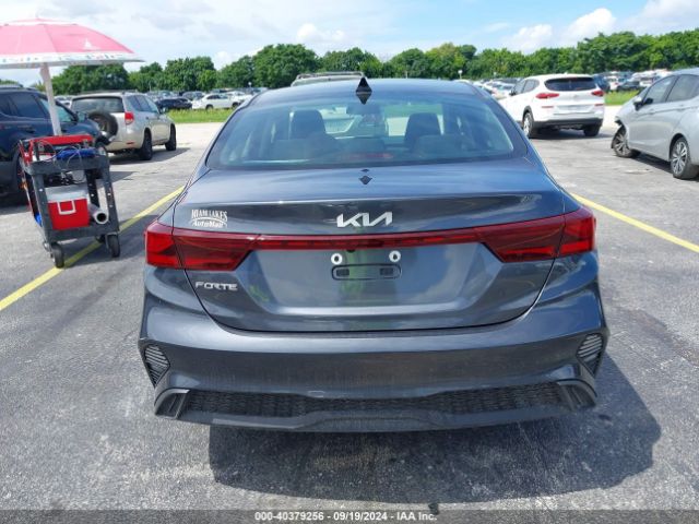 3KPF24AD2PE631153 KIA Forte Lxs