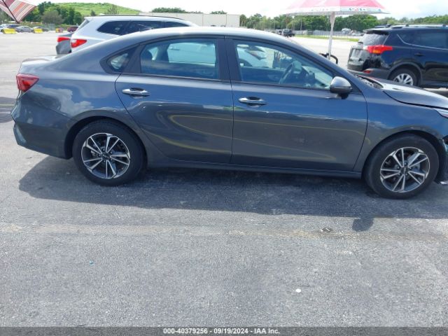 3KPF24AD2PE631153 KIA Forte Lxs