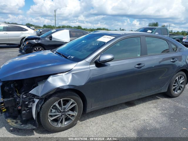 3KPF24AD2PE631153 KIA Forte Lxs