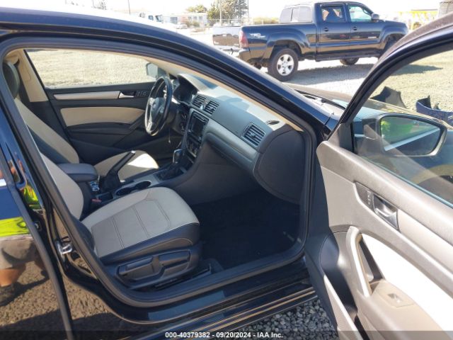 1VWBV7A33FC059513 Volkswagen Passat 2.0l Tdi Se