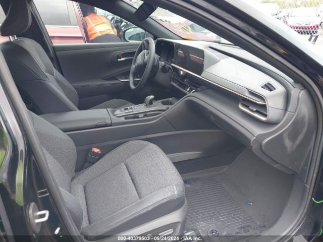 JTDAAAAF3P3009469 Toyota Crown Xle