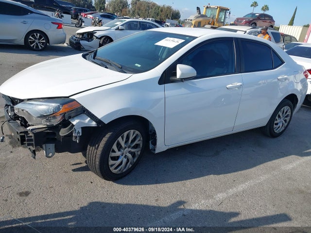 Toyota COROLLA LE 2019 2T1BURHE4KC138344 Image 2