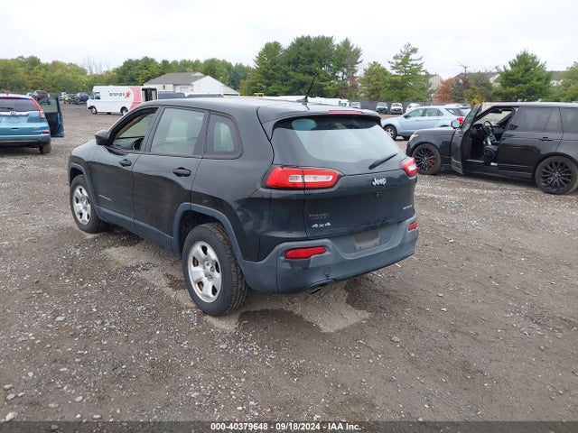 1C4PJMAB0FW594338 Jeep Cherokee Sport