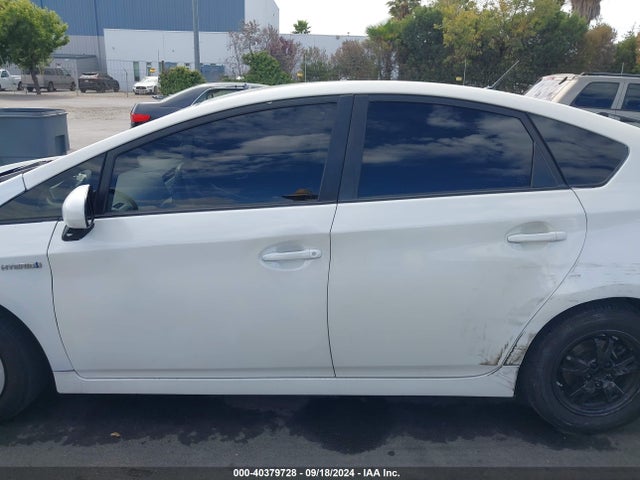Toyota Prius Two 2015 JTDKN3DU9F0462879 Image 14