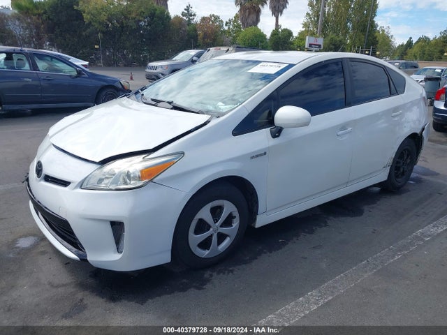 Toyota Prius Two 2015 JTDKN3DU9F0462879 Image 2