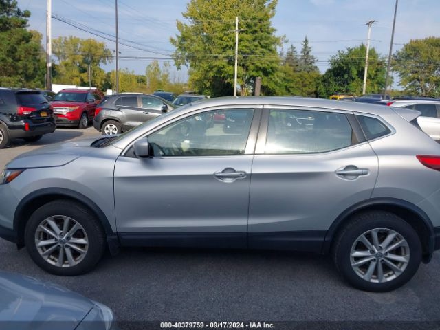 JN1BJ1CR0HW100388 Nissan Rogue Sport S