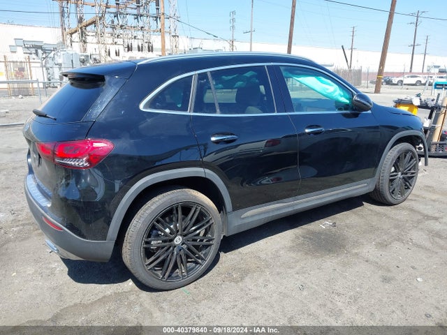 W1N4N4GB8MJ272404 Mercedes-Benz GLA 250