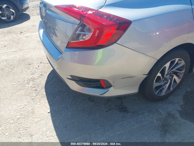 Honda CIVIC EX 2018 2HGFC2F75JH592981 Image 19