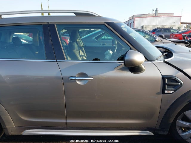 Mini Countryman Cooper 2017 WMZYS7C31H3E06541 Image 13