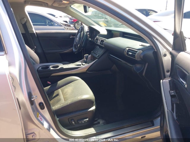 JTHBA1D22G5002156 Lexus IS 200T