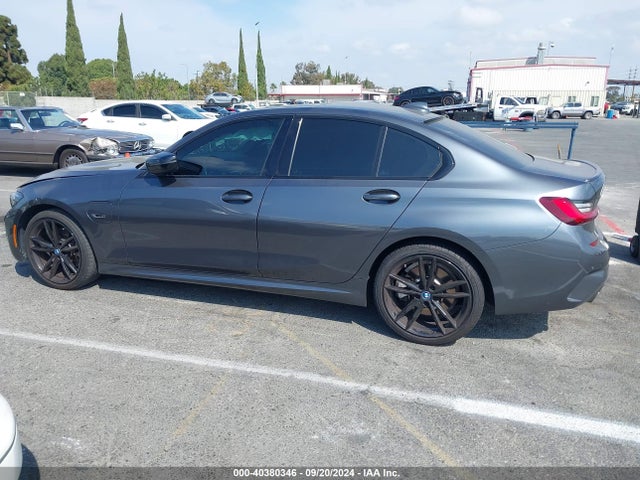 BMW 3 Series 330e 2022 3MW5P7J01N8C65528 Image 14