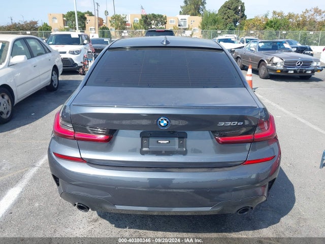 BMW 3 Series 330e 2022 3MW5P7J01N8C65528 Image 16