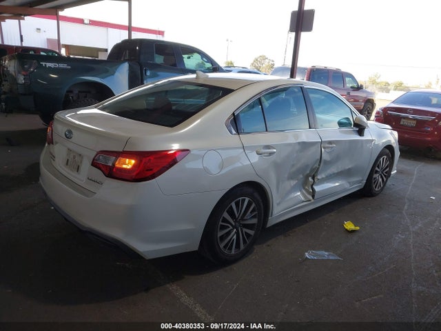 4S3BNAC68J3041007 Subaru Legacy Premium