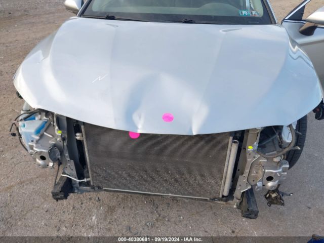 4T1B11HK1JU108215 Toyota CAMRY LE
