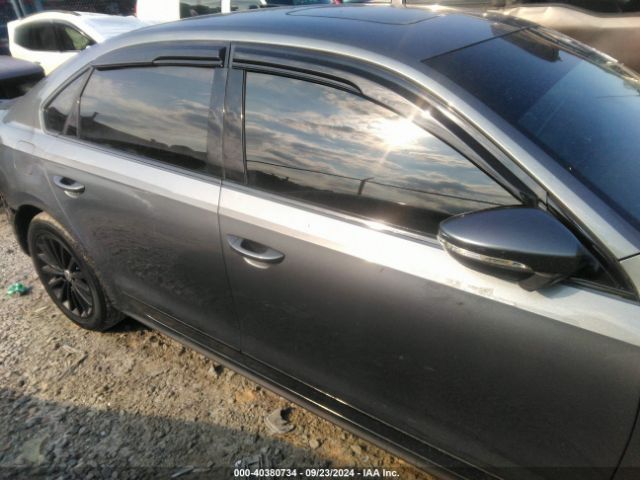 1VWBT7A36HC005700 Volkswagen Passat 1.8t Se