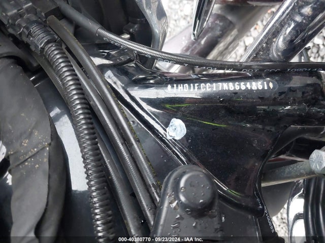 2019 HARLEY-DAVIDSON FLHTCU 1HD1FCC17KB664861 Photo 9