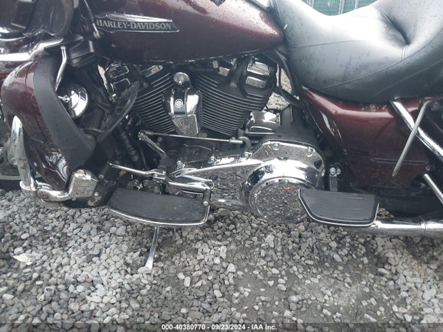 2019 HARLEY-DAVIDSON FLHTCU 1HD1FCC17KB664861 Photo 8