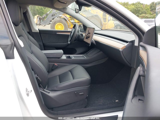 2023 TESLA MODEL Y 7SAYGDEE9PA071235 Photo 4