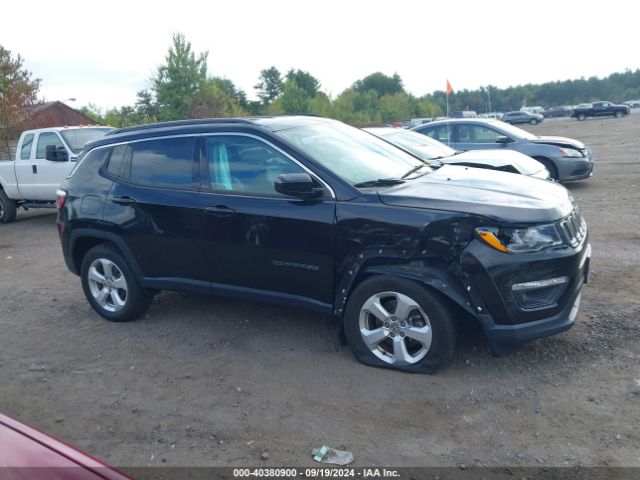 3C4NJDBBXKT847686 Jeep Compass Latitude 4x4