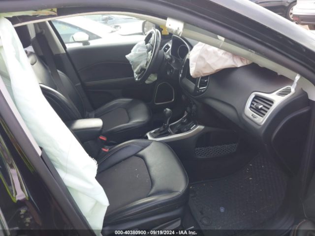 3C4NJDBBXKT847686 Jeep Compass Latitude 4x4