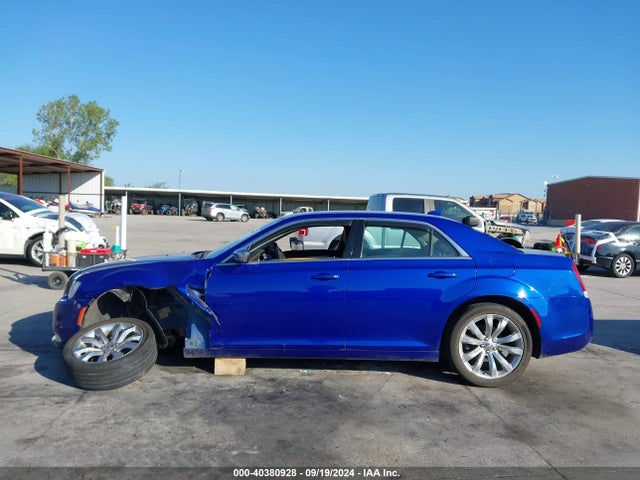 Chrysler 300 Touring 2018 2C3CCAAG1JH340393 Image 15