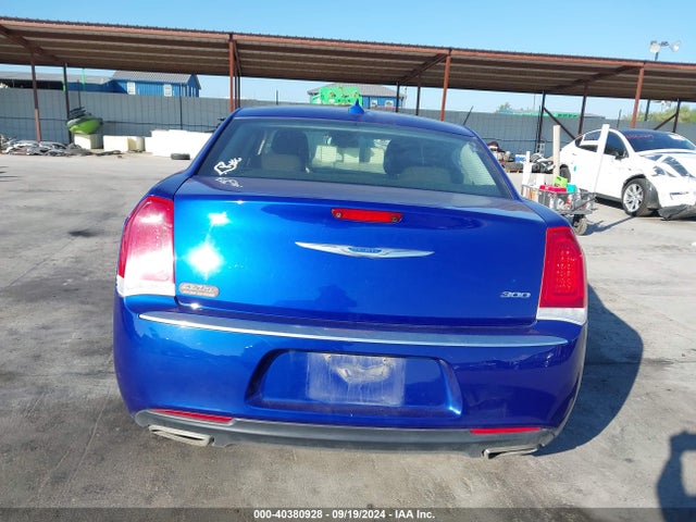 Chrysler 300 Touring 2018 2C3CCAAG1JH340393 Image 17