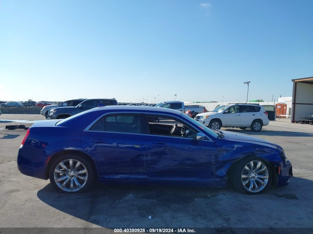 Chrysler 300 Touring 2018 2C3CCAAG1JH340393 Image 6