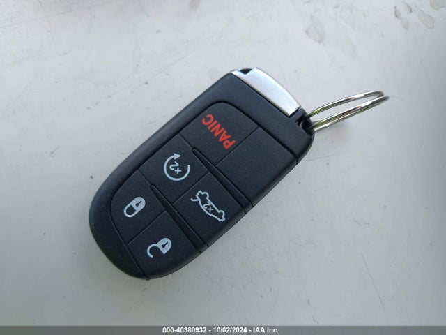 1C3CCCBG7FN615032 Chrysler 200 S
