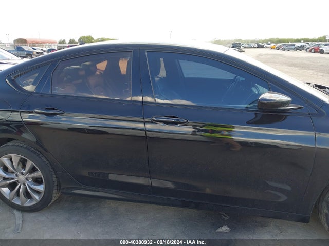 1C3CCCBG7FN615032 Chrysler 200 S