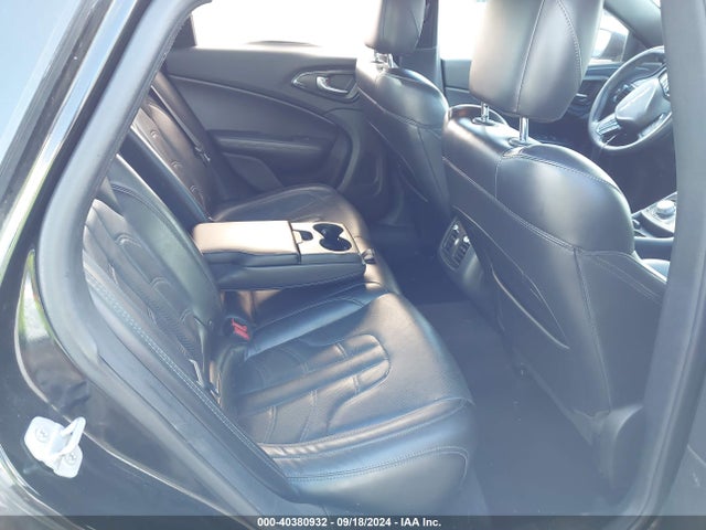1C3CCCBG7FN615032 Chrysler 200 S