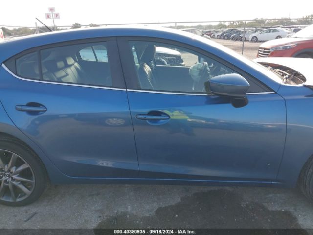 3MZBN1L3XJM250864 Mazda Mazda3 Touring