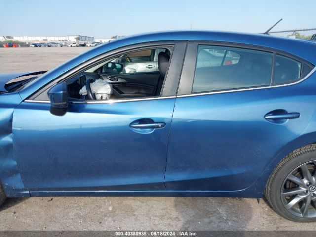 3MZBN1L3XJM250864 Mazda Mazda3 Touring