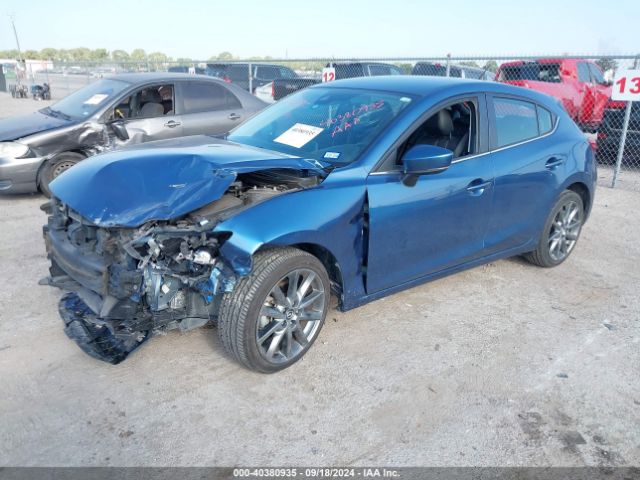 3MZBN1L3XJM250864 Mazda Mazda3 Touring