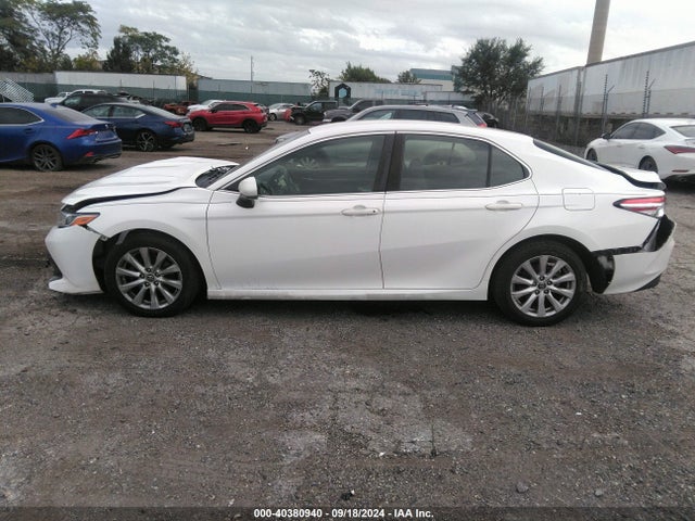 Toyota CAMRY LE 2018 JTNB11HK3J3002080 Image 14