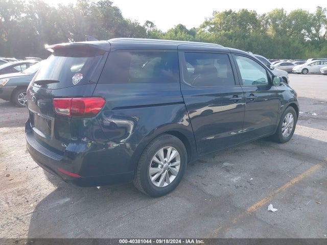 KIA SEDONA LX 2016 KNDMB5C15G6129422 Image 4