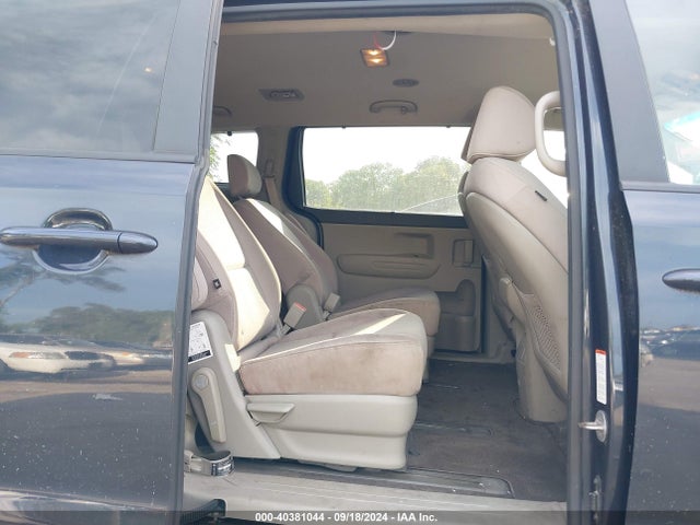 KIA SEDONA LX 2016 KNDMB5C15G6129422 Image 8