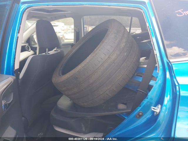 Toyota Rav4 Xle 2017 JTMWFREV9HJ117275 Image 8