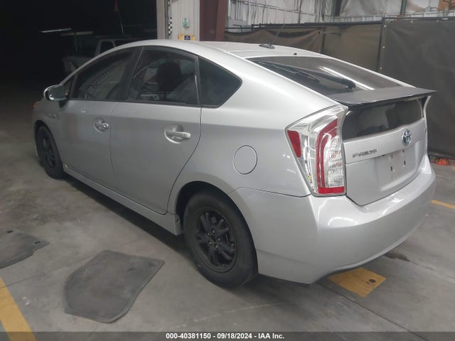 Toyota Prius Four 2015 JTDKN3DU5F0445741 Image 3