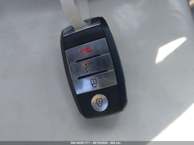 KNDCE3LC5H5042524 KIA Niro Touring