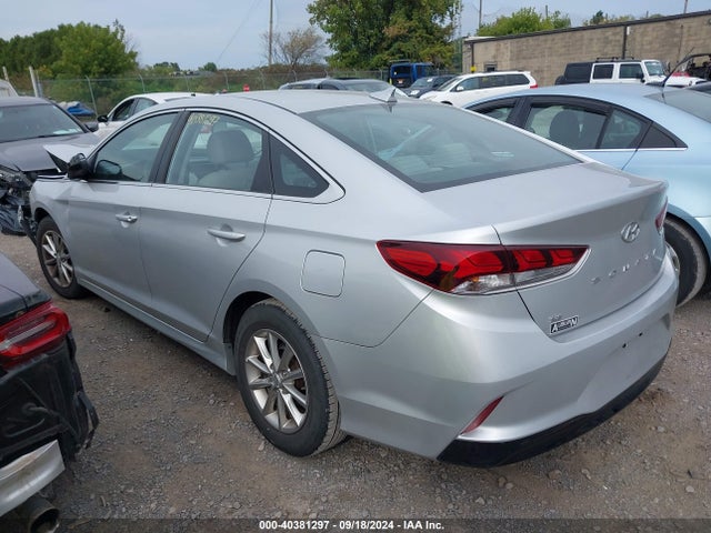 Hyundai SONATA SE 2018 5NPE24AF1JH695085 Image 3