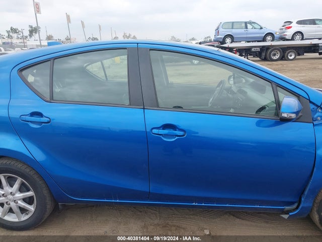 Toyota Prius C Four 2015 JTDKDTB36F1094216 Image 13
