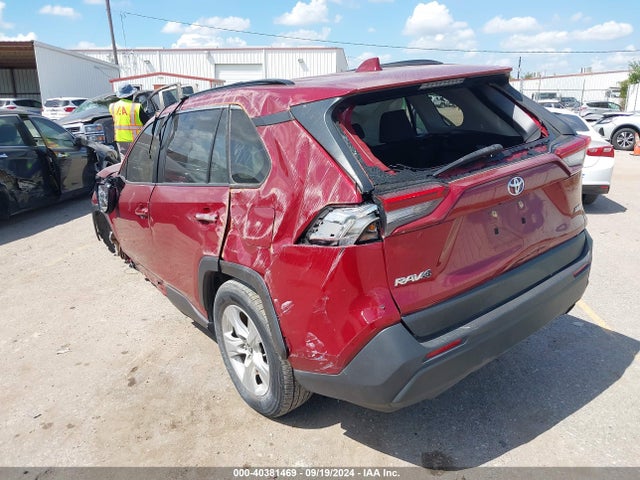 Toyota Rav4 Xle 2021 JTMW1RFV5MD070655 Image 3