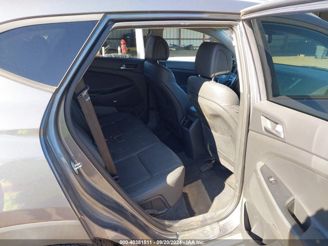 Hyundai Tucson Se Plus 2017 KM8J33A48HU473921 Image 8