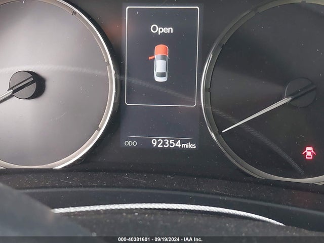 Lexus IS 200T 2017 JTHBA1D29H5040131 Image 15