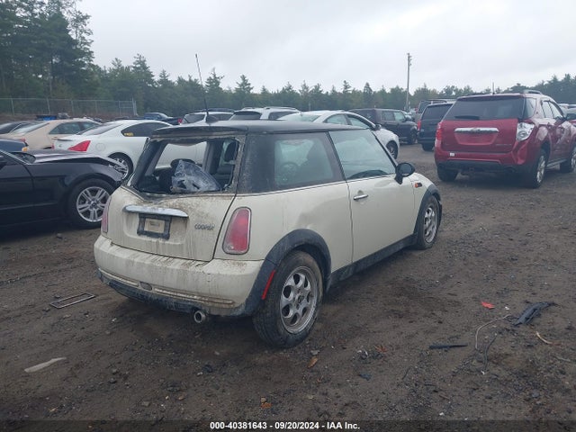 2005 MINI COOPER WMWRC33405TJ65774 Photo 3