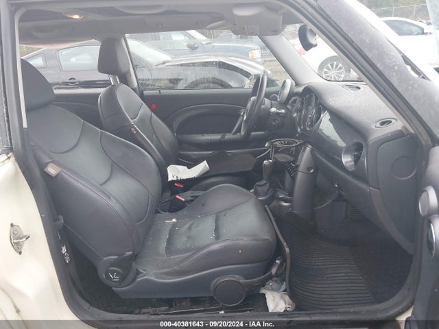 2005 MINI COOPER WMWRC33405TJ65774 Photo 4