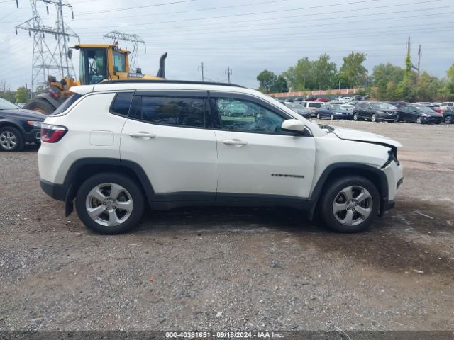 3C4NJDBB5JT434962 Jeep Compass Latitude 4x4