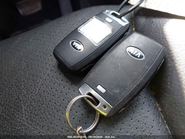 5XYKUDA76FG649028 KIA Sorento Ex V6