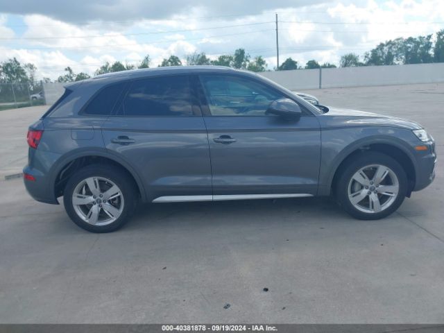 WA1ANAFY3J2012989 Audi Q5 2.0t Premium/2.0t Tech Premium