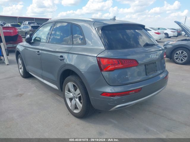 WA1ANAFY3J2012989 Audi Q5 2.0t Premium/2.0t Tech Premium